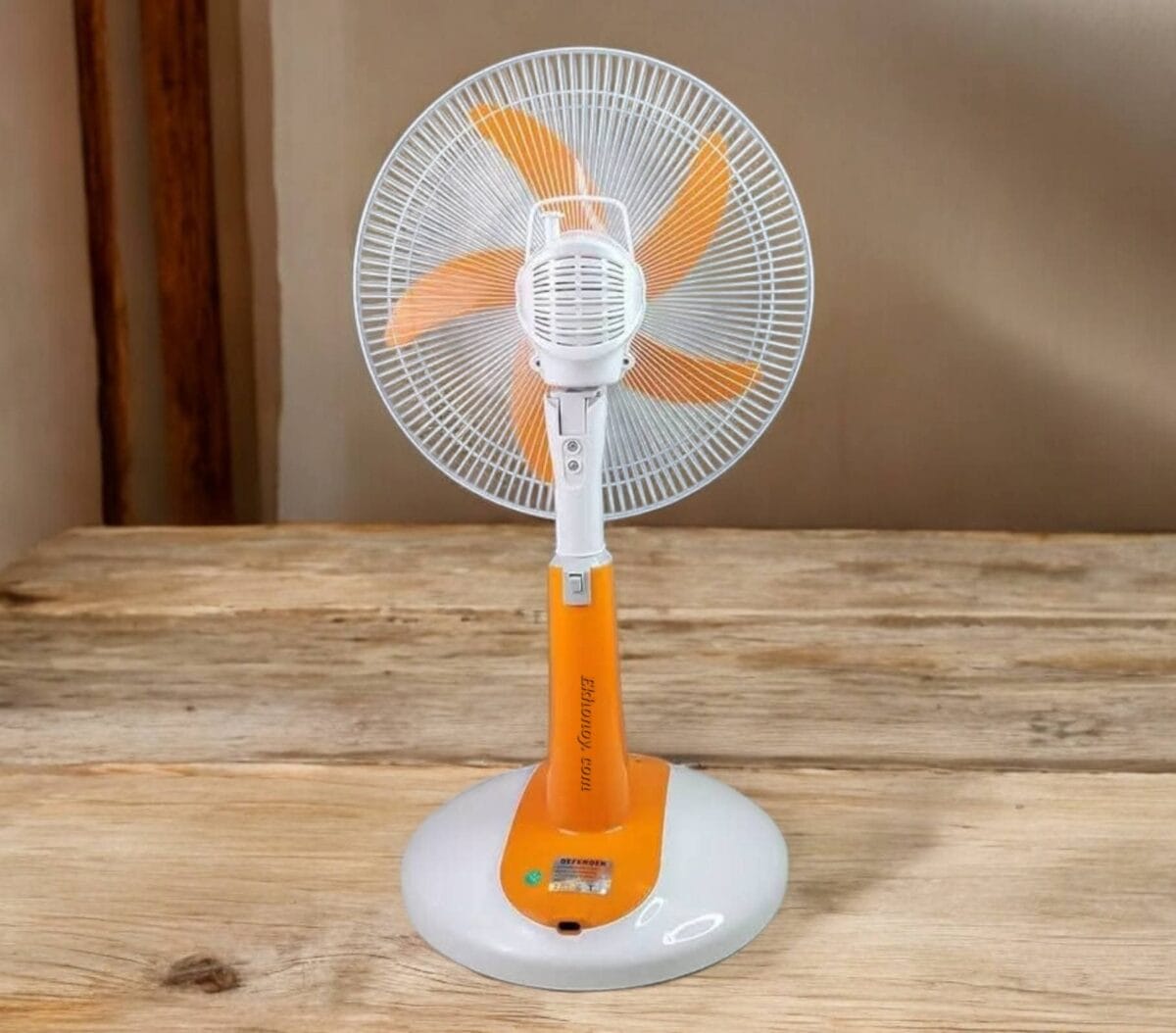 Kennede 2986HRS 16" Rechargeable Remote Fan